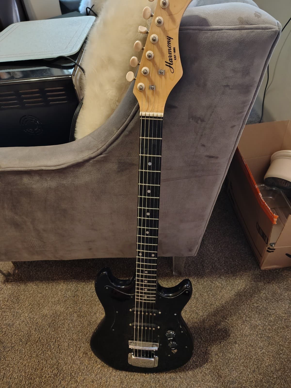 Harmony Electric Guitar Strings Replaced, Tested