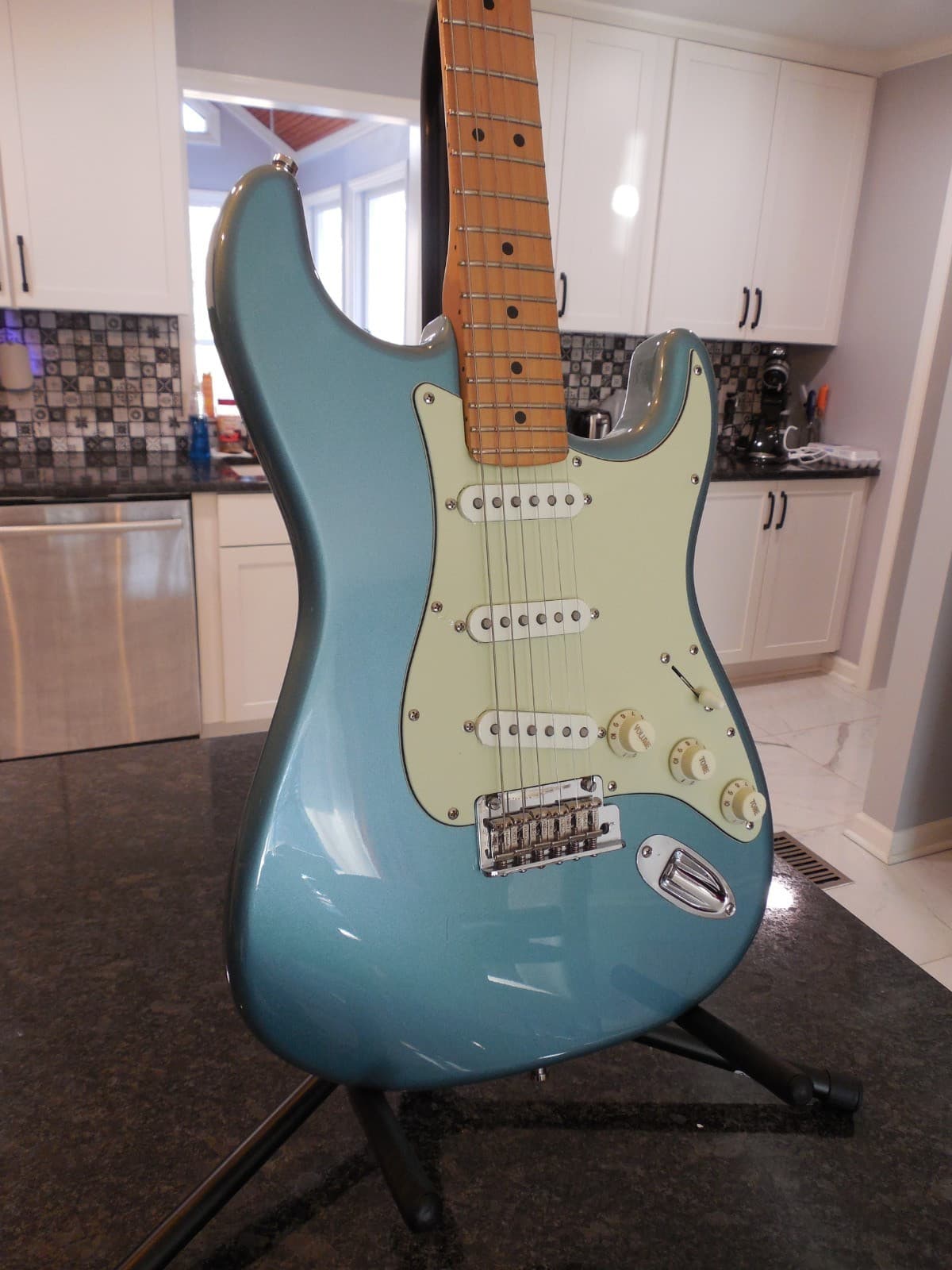 Fender Player Stratocaster 60's Pickups Locking Tuners - Tidepool Blue