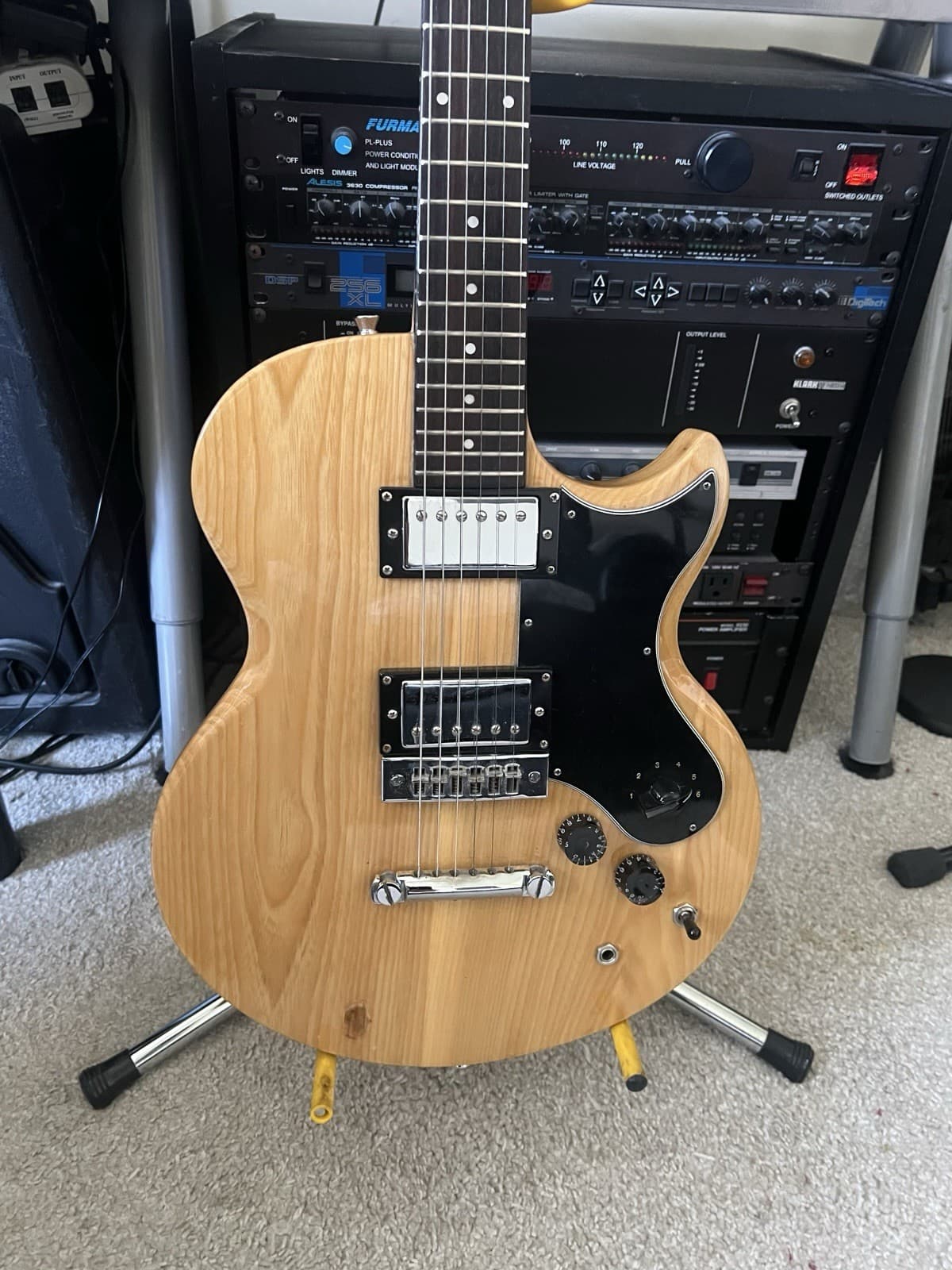 L6S 1970βs Clone Guitar with 4 Gibson Guitar Picks-Matsumoku