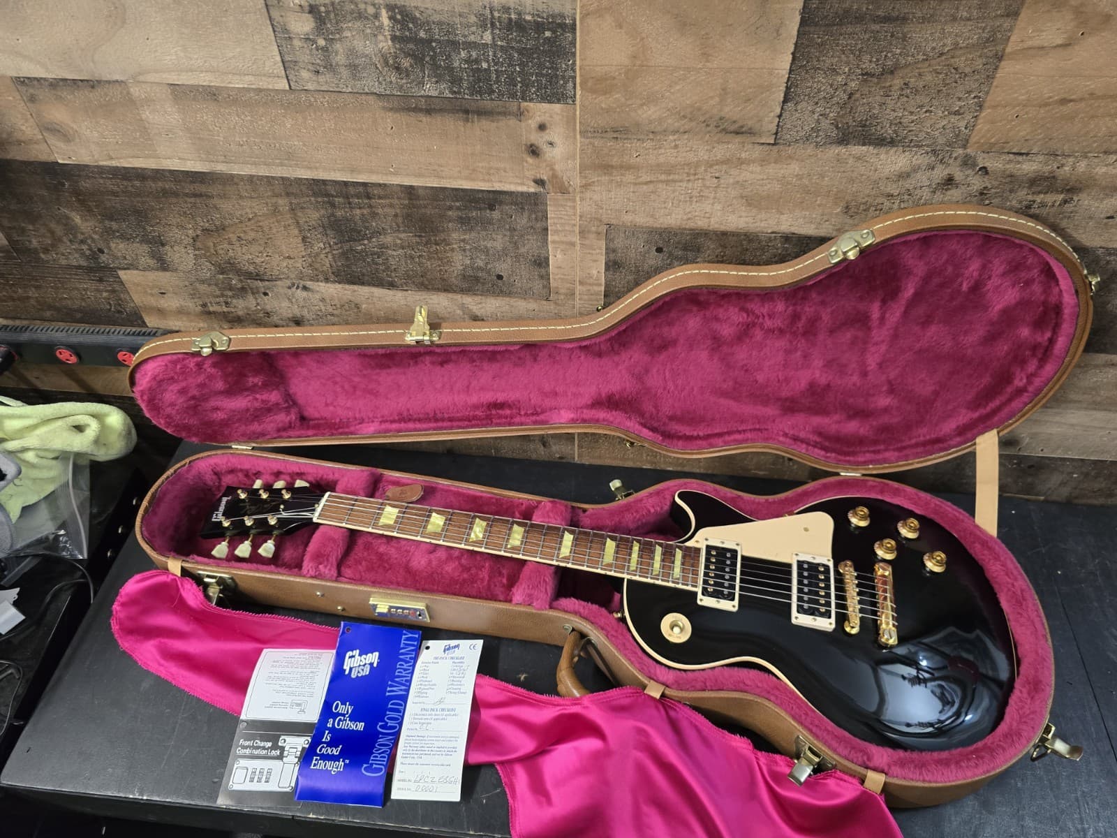 2001 GIBSON Les Paul Classic Celebrity Series Serial Number 1 First One Made 9LB