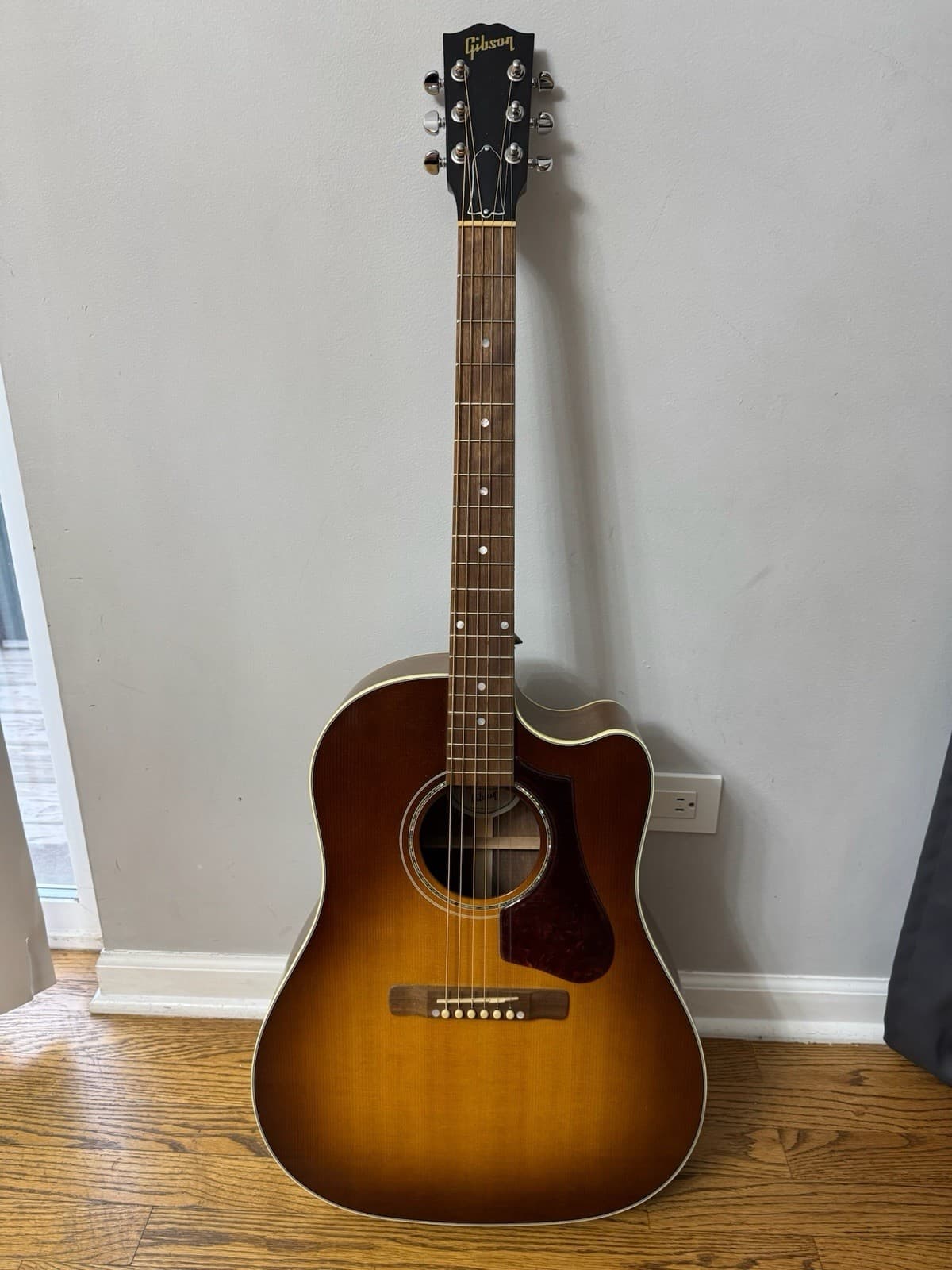 Gibson J-15 Honey Burst Acoustic-Electric Cutaway 2013 w/ Case Serial 1106304