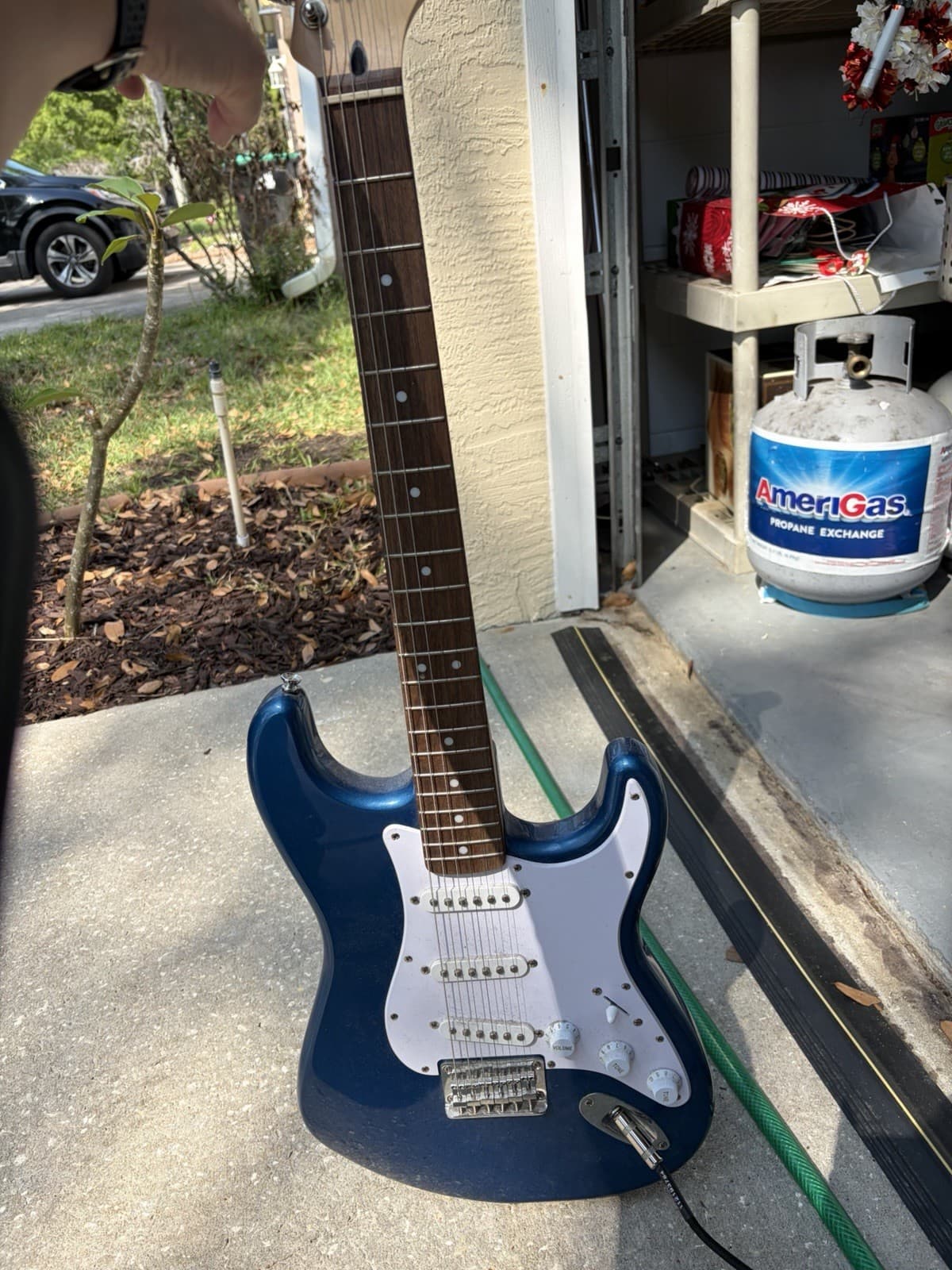 Squire by Fender Stratocaster Bullet Electric Guitar with Fender Amplifier