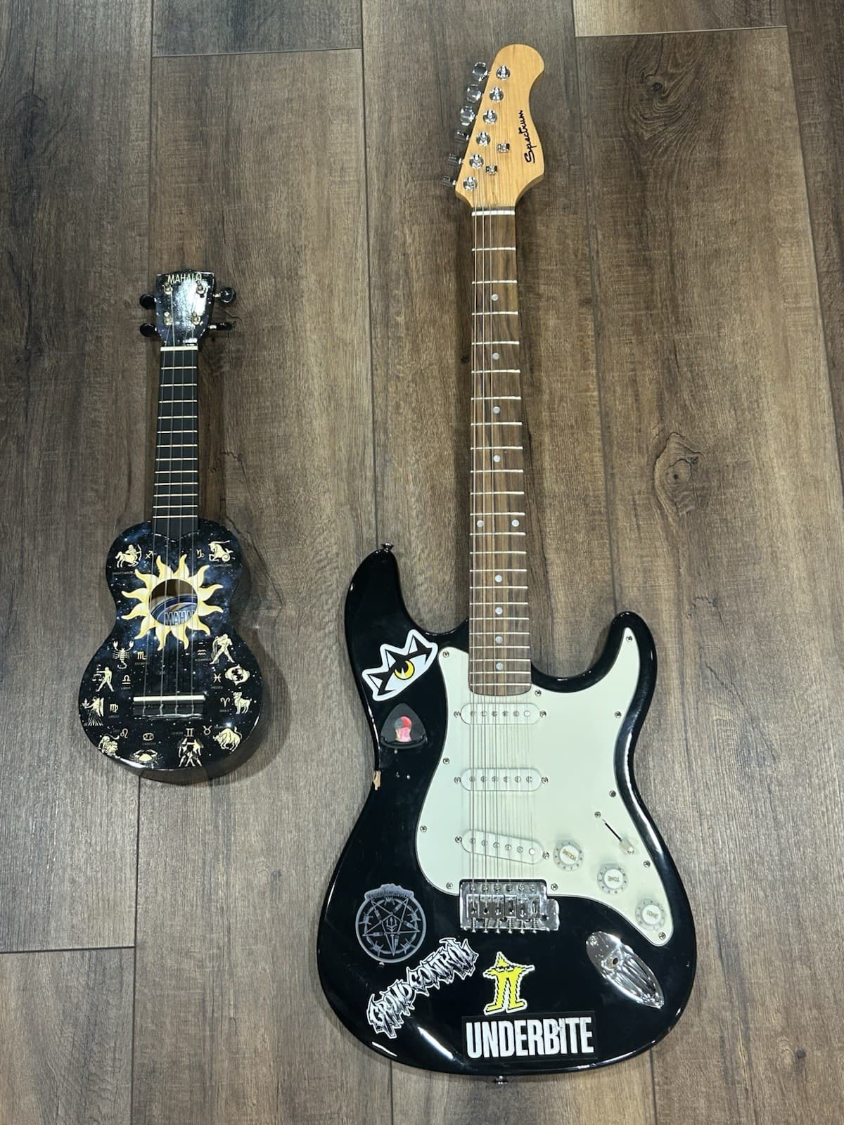 Squier Black Solid Electric Guitar 6 String Right-Handed 21 Frets with Stickers