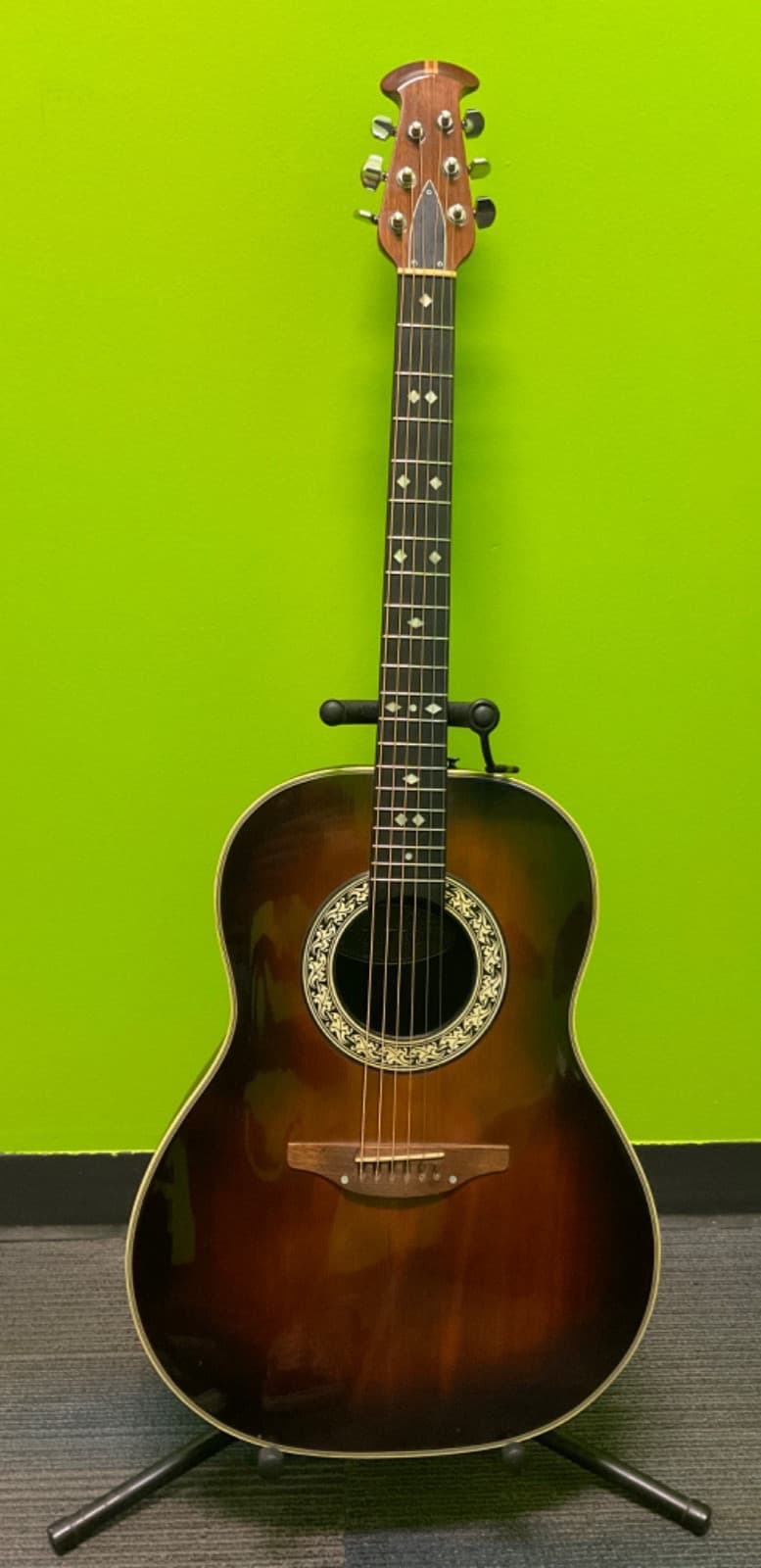 Ovation 1112-1 Custom Balladeer w/ OHSC (Rough Shape)