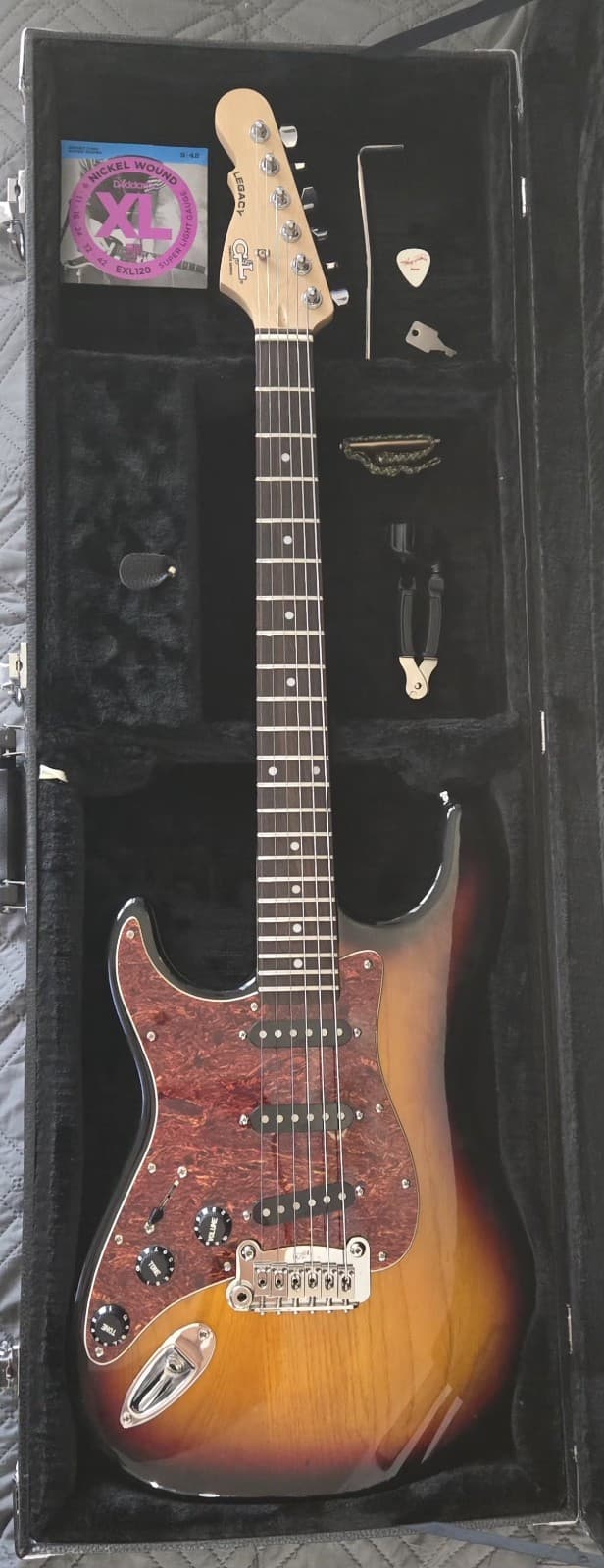 G&L Legacy 1994 Sunburst Solid Ash RH 22-Fret Electric Guitar w/ Hard Case