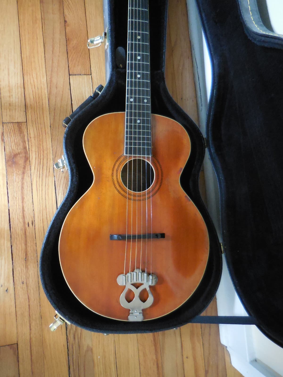 1919 Gibson L-1 Very Solid. Plays Well. Hard Case.