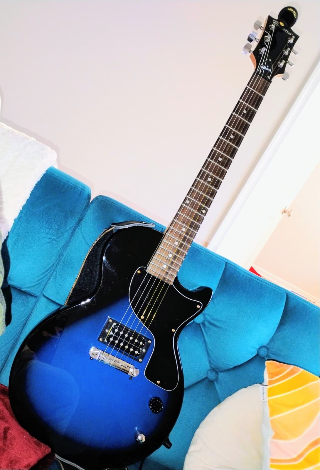 Gibson Maestro guitar, blueburst