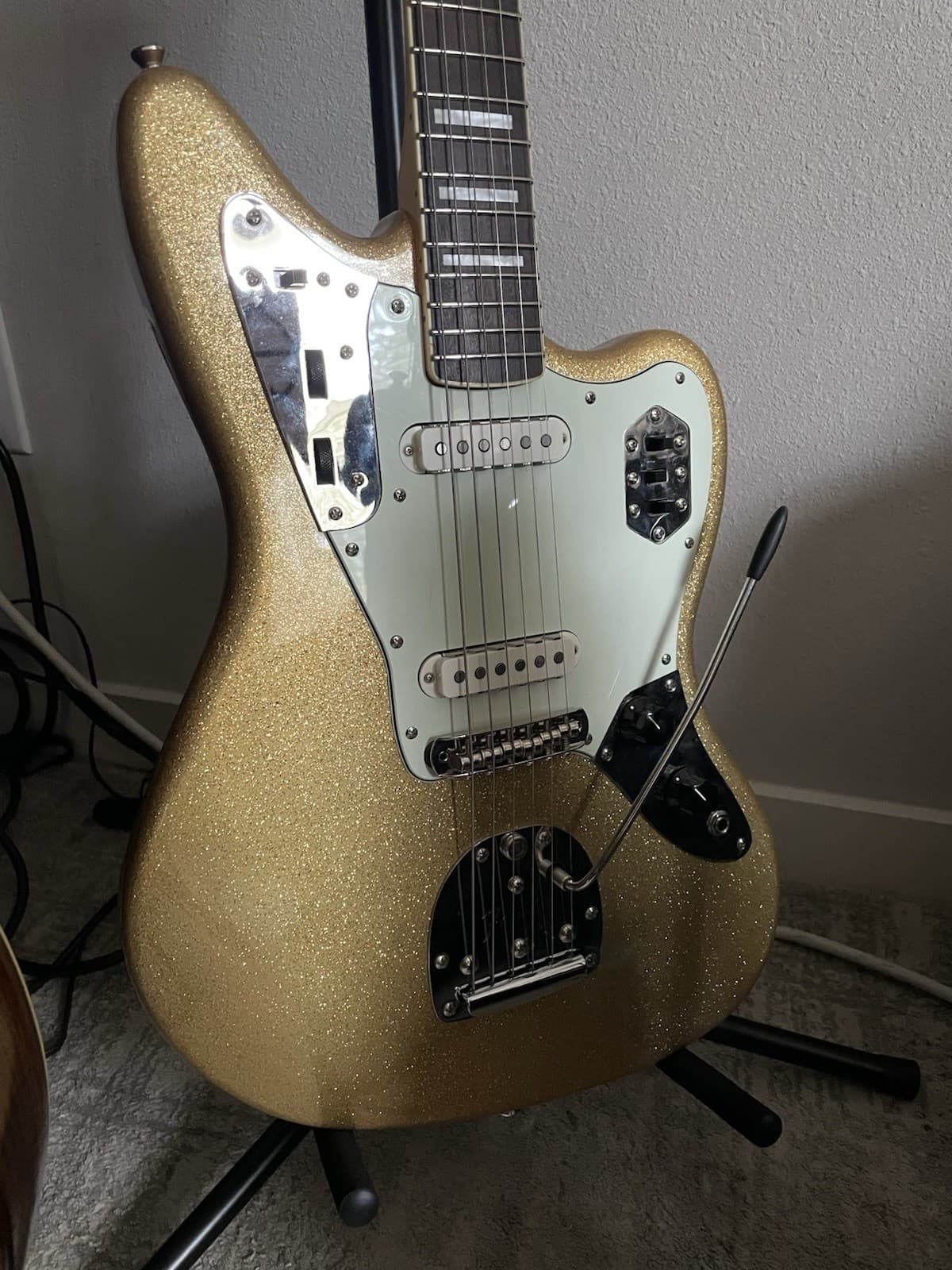 Squier “Fender” Jaguar Classic Vibe 70s CME Gold Sparkle Guitar special edition