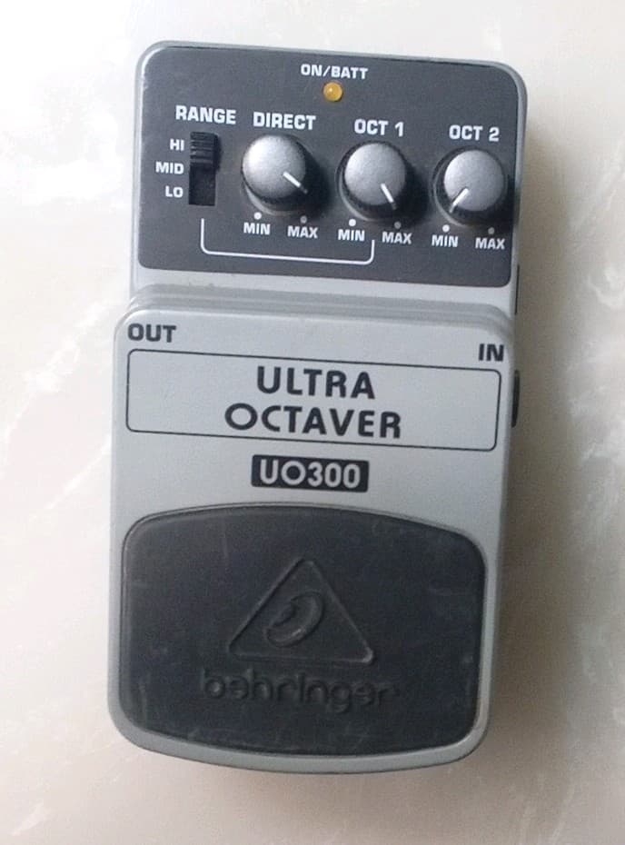 Behringer Ultra Octaver UO300 Analog Octaver Pedal for Electric & Bass Guitar