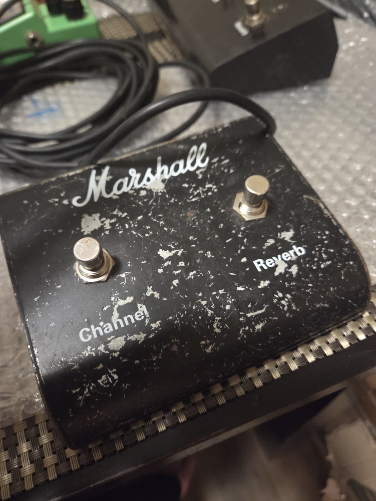 Marshall 2 Button Guitar Footswitch Pedal: Channel/Chorus
