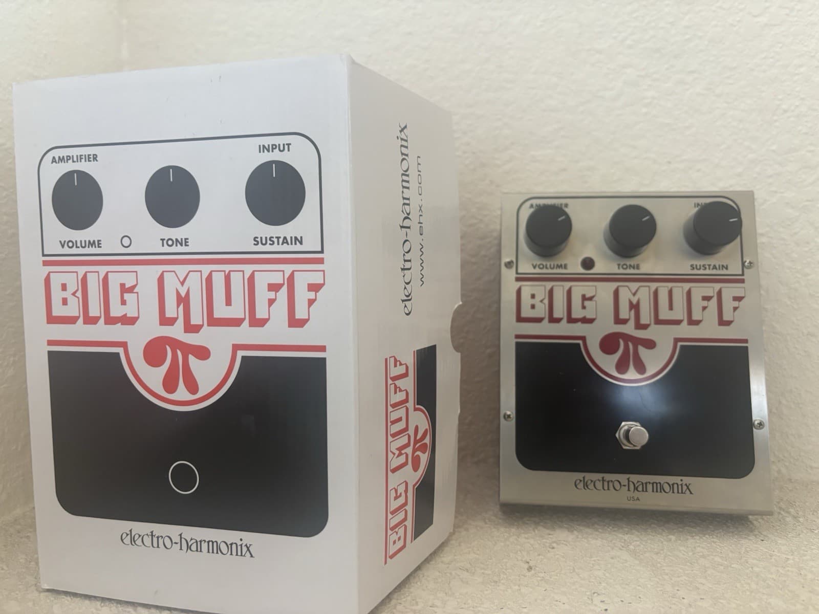 Electro-Harmonix Big Muff Analog Fuzz Pedal for Electric Guitar w/ Box