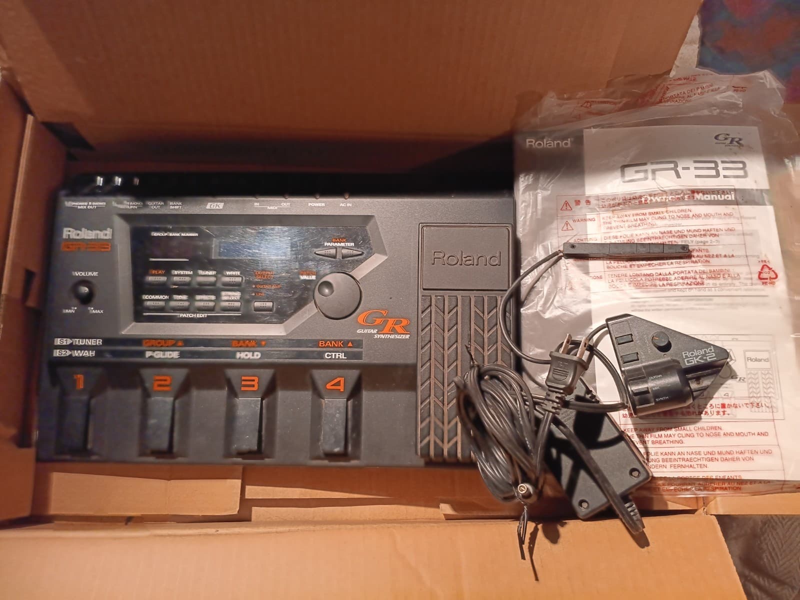 Roland GK33 Guitar Synthesizer w/ GK 2 Pickup