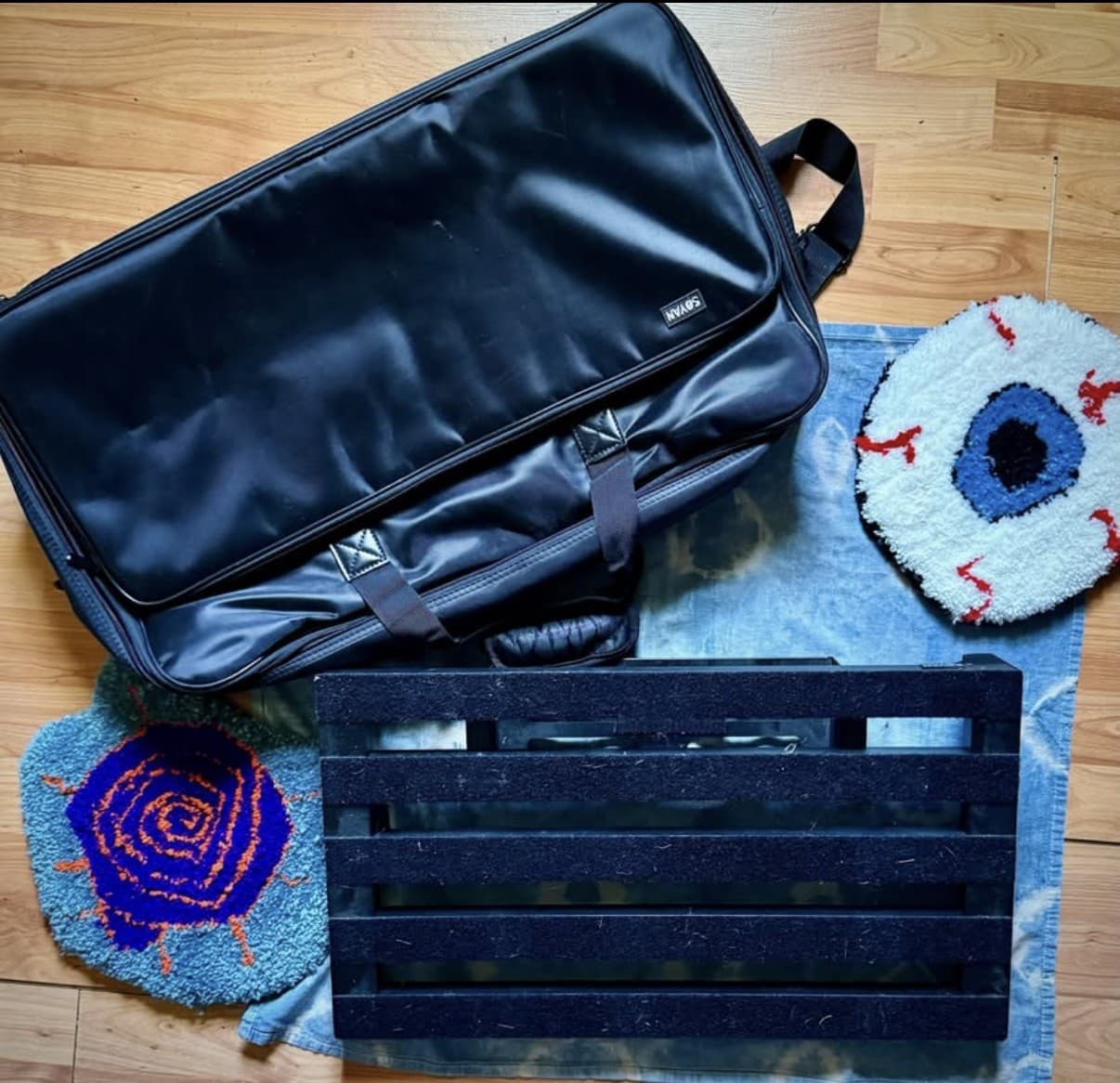 Guitar Pedal Board Soyan 22x12.5 with Carry Bag and Power Supply Compartment