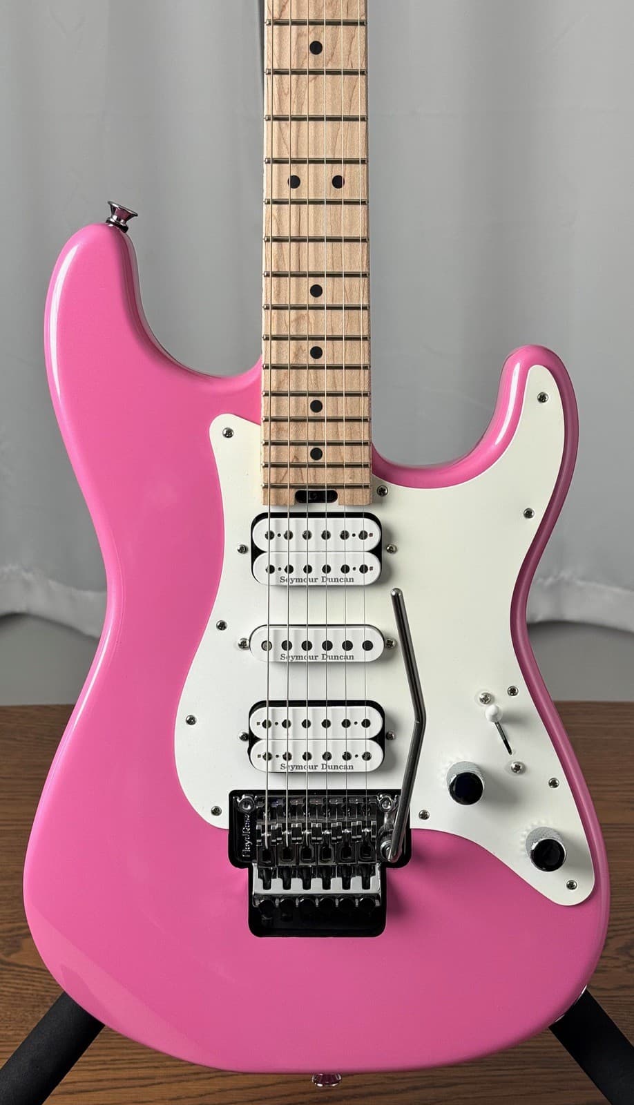 Charvel Pro-Mod So-Cal Style 1 HSH FR M, Maple Fingerboard, Platinum Pink