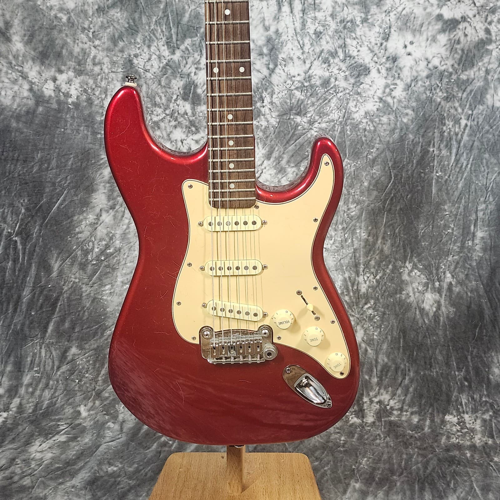 G&L Tribute Series Legacy w/Matching Headstock