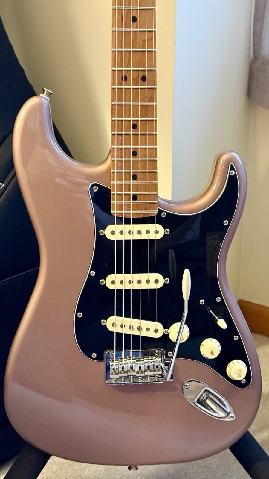 2019 Fender Vintera ‘60s Stratocaster - with Upgrades - Burgundy Mist Metallic