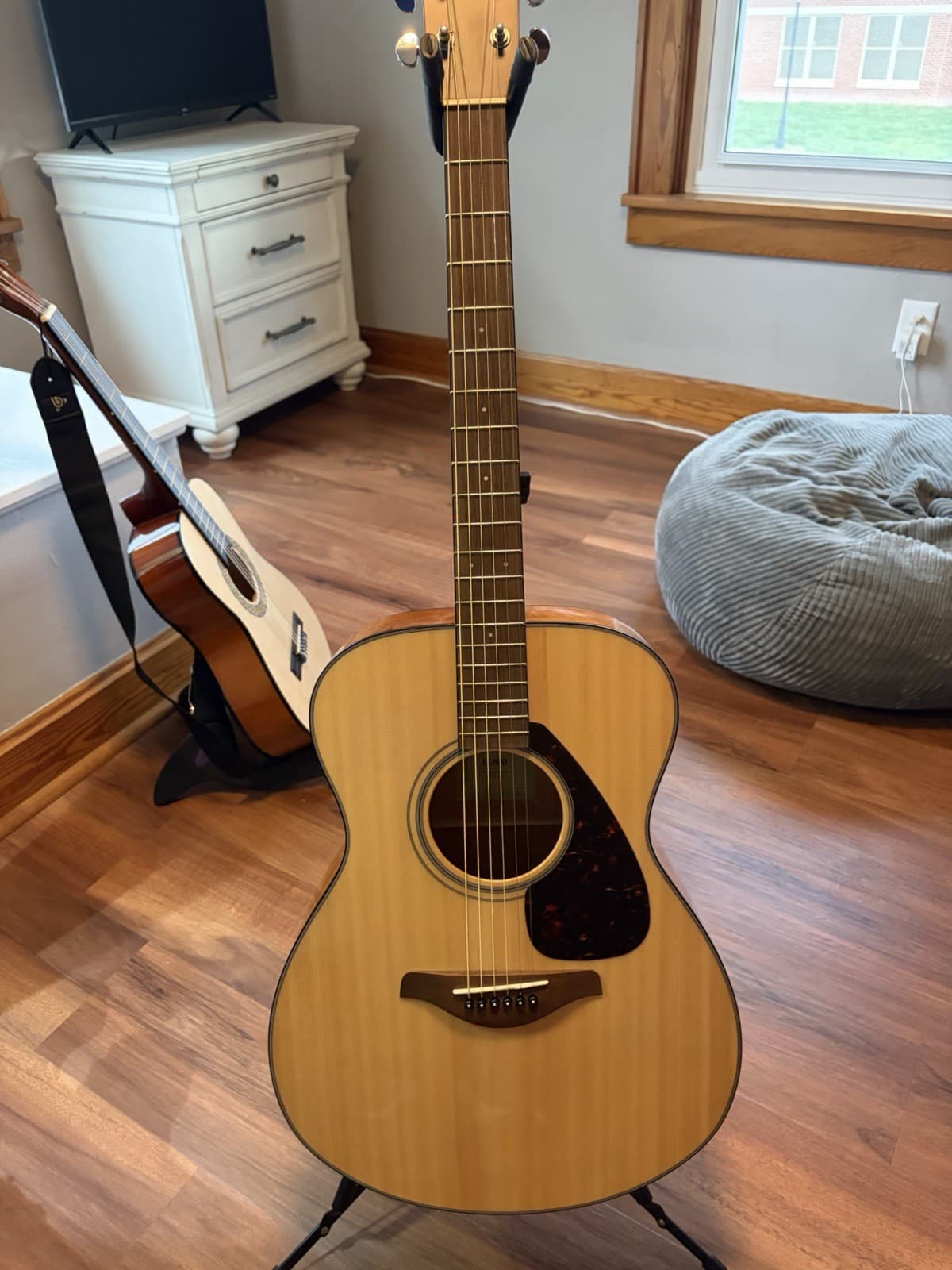 Yamaha FS800 Folk Acoustic Guitar Right-Handed, 6-String