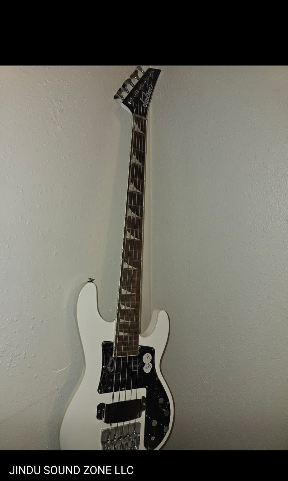 Jackson X Series Concert Bass CBXNT DX V 5-String Snow White