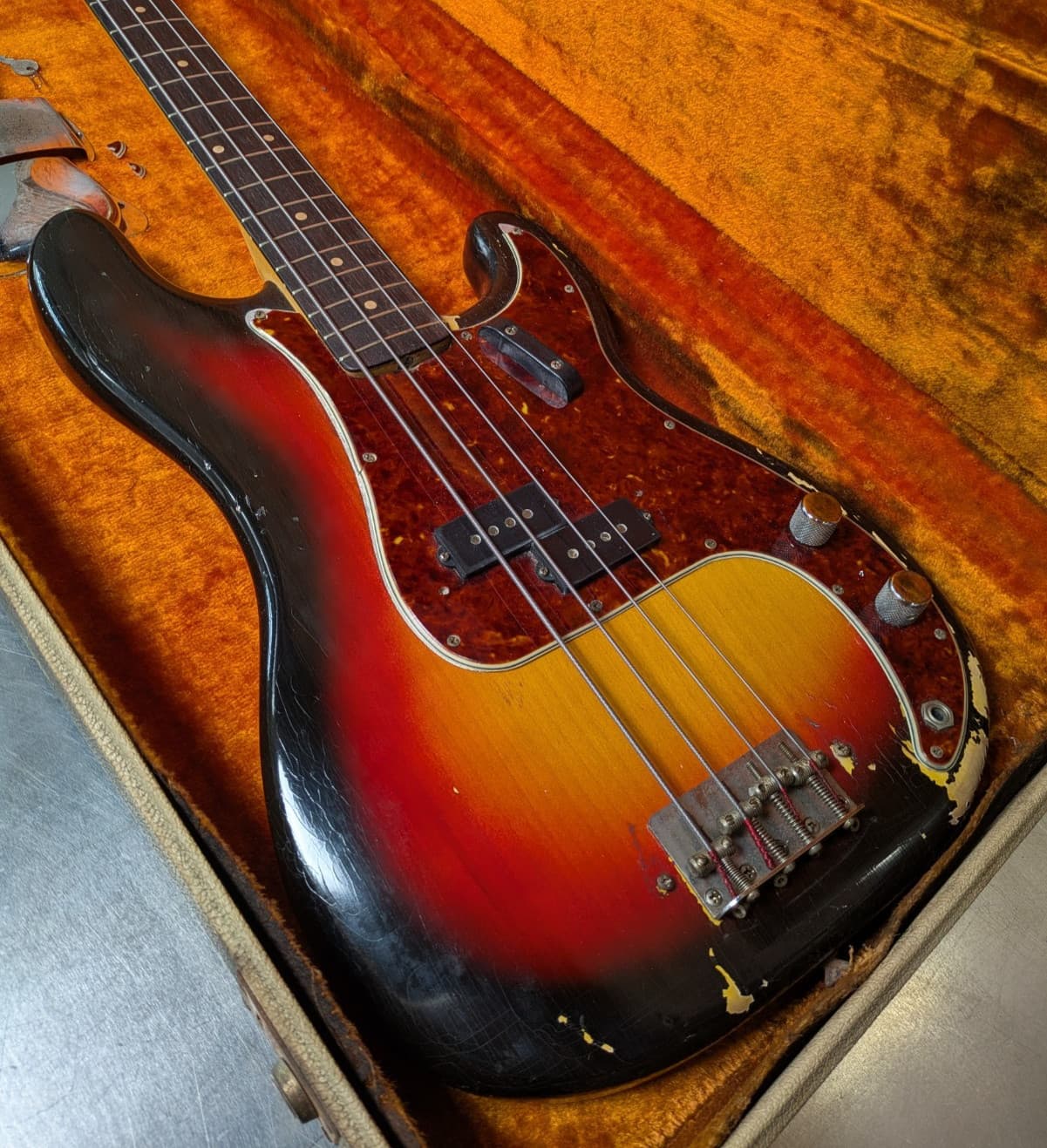 Original Vintage 1963 Fender Precision Bass Guitar 3 Color Sunburst with Case