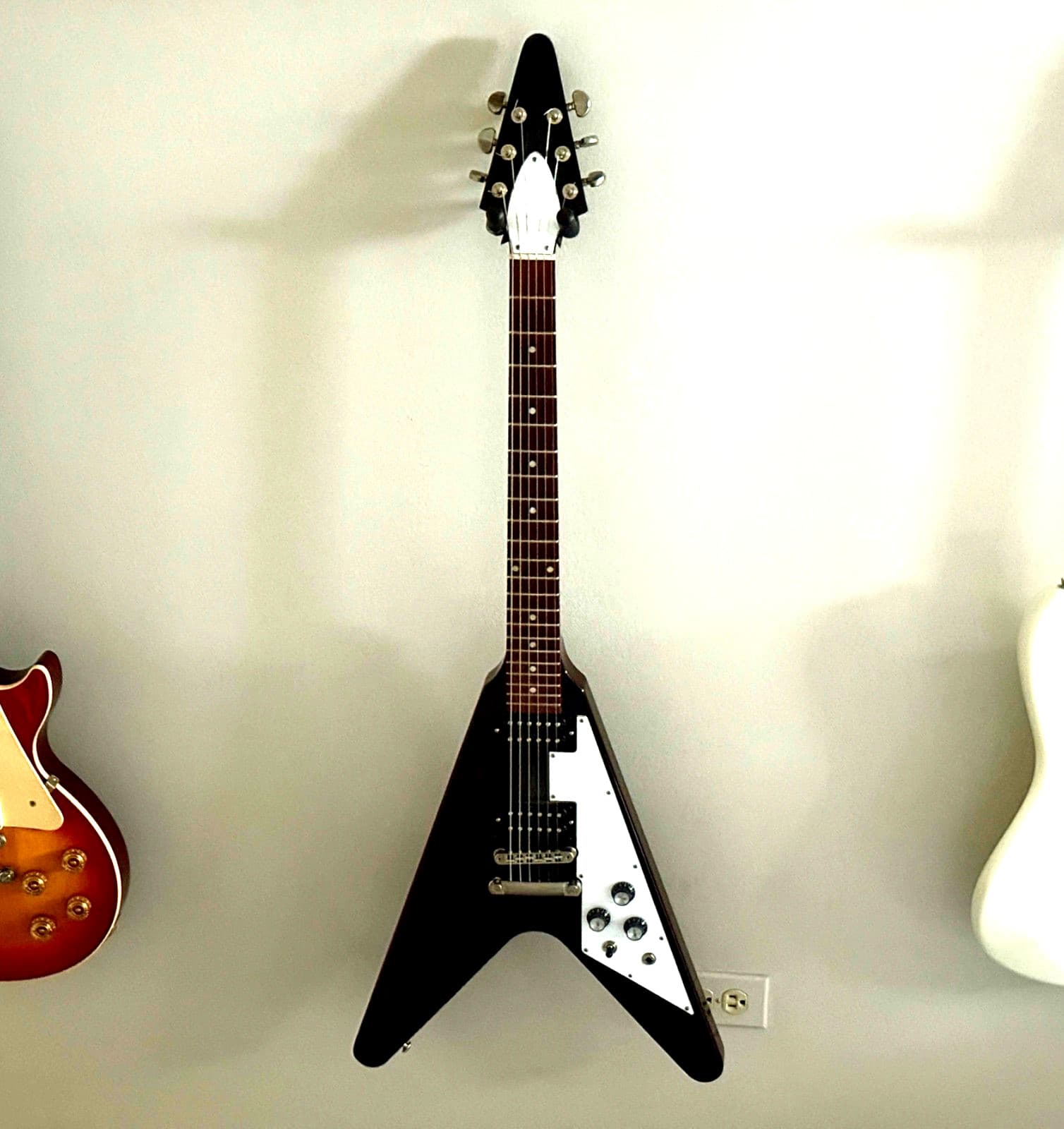 Gibson dark cherry Flying V electric guitar 2018 MINT Condition incl Gibson Case