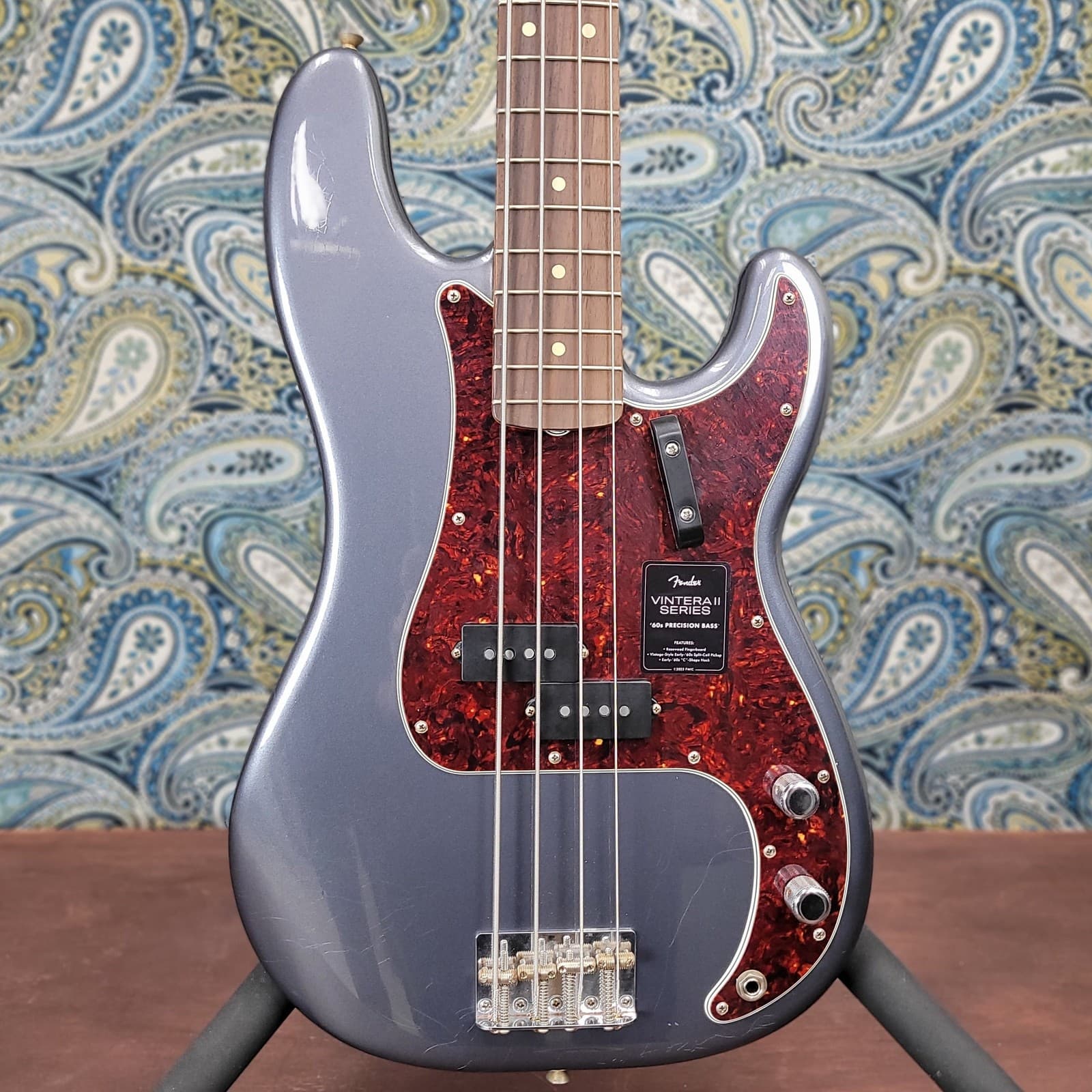 Fender Limited Edition Vintera II Road Worn 60s Precision Bass Charcoal Frost