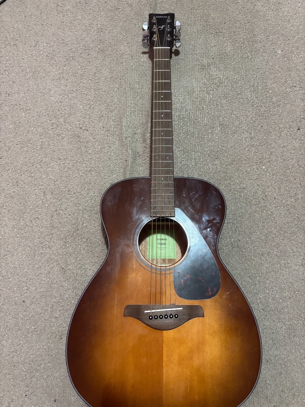 Yamaha FS800 Acoustic Guitar Set with Capo and Guitar Pick - Natural