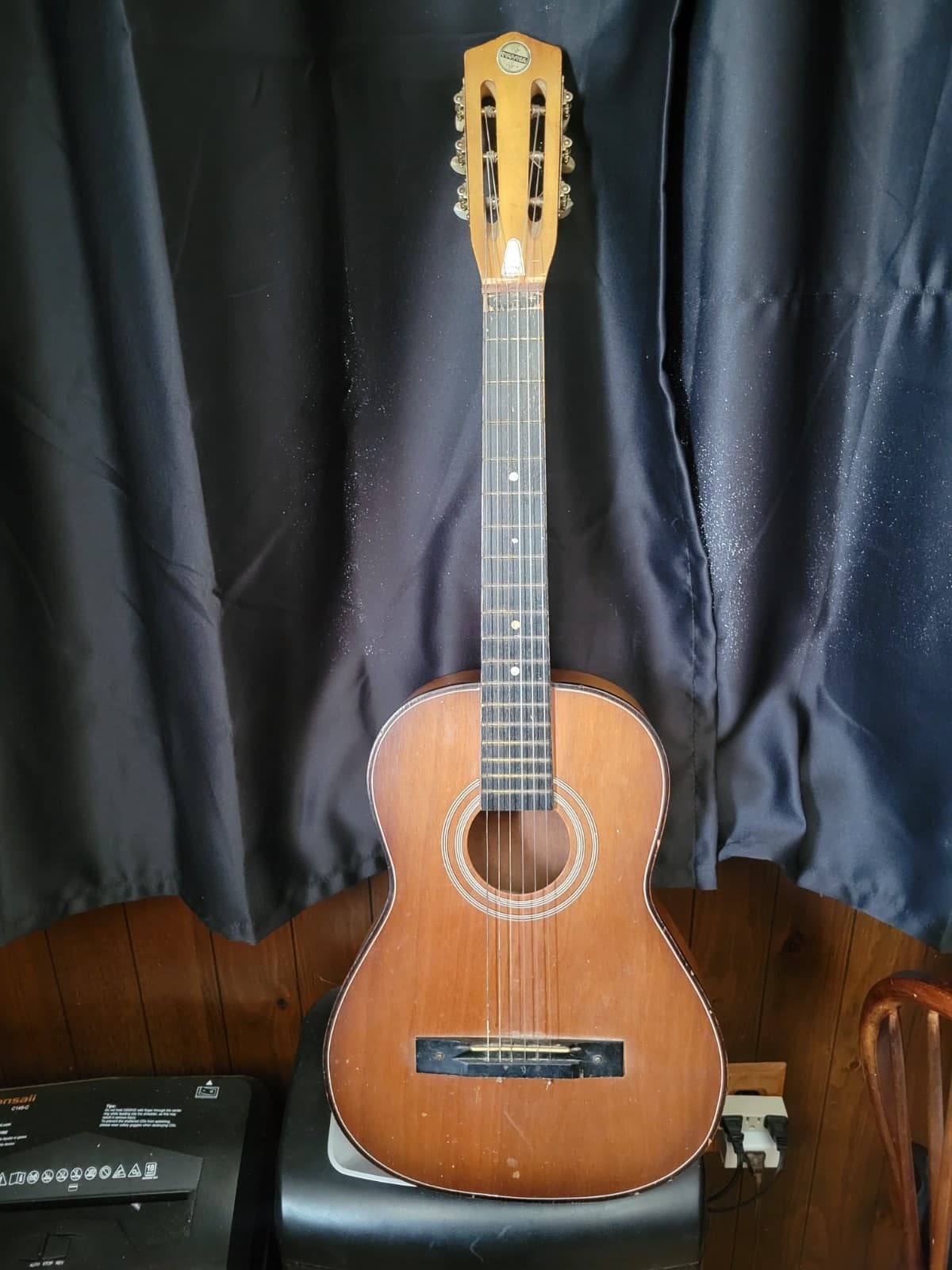 VINTAGE PRESTIGE PARLOR GUITAR MADE IN JAPAN -STEEL REINFORCED NECK -Model 8725?