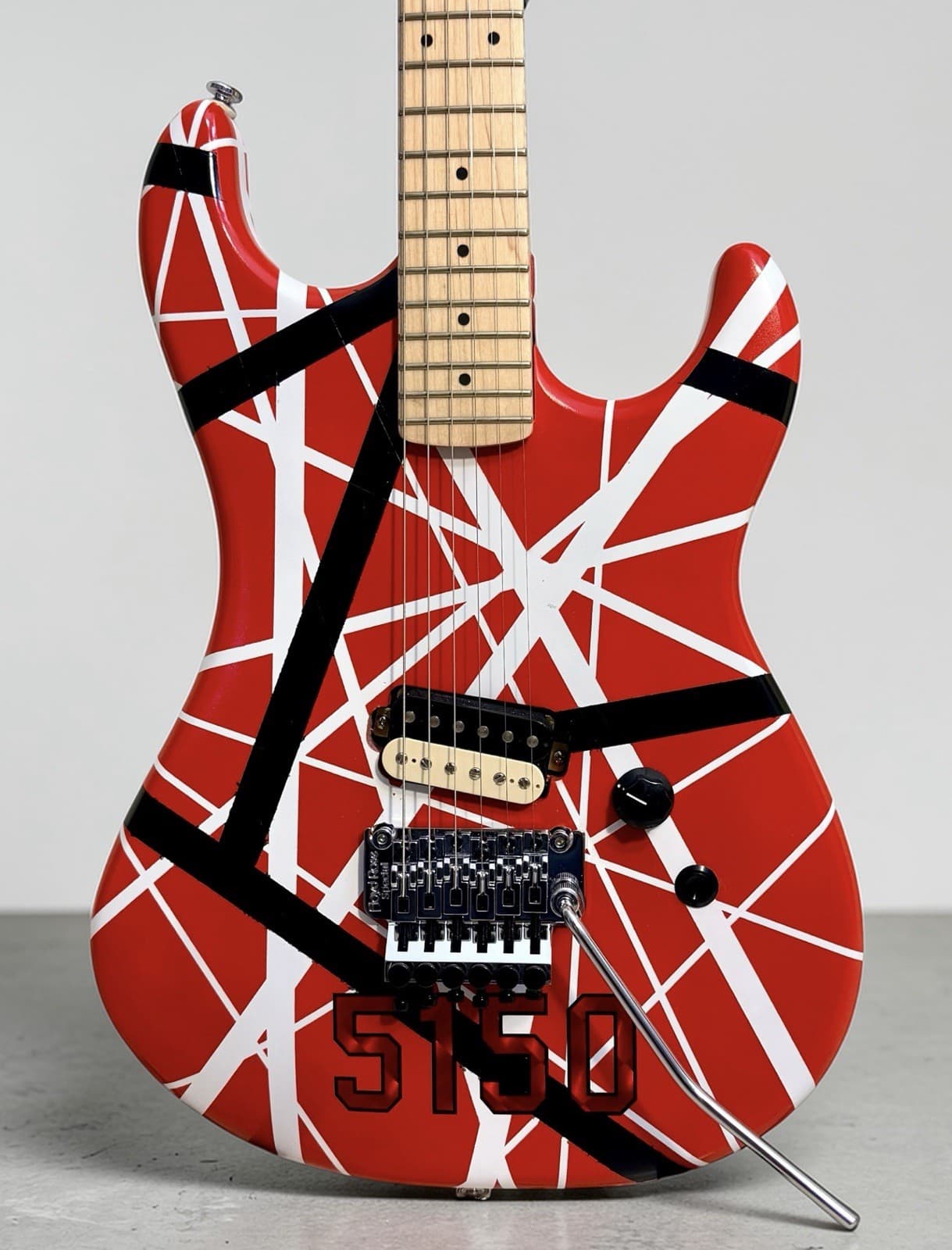 Kramer Baretta converted into a 5150 guitar with killswitch button, not an EVH