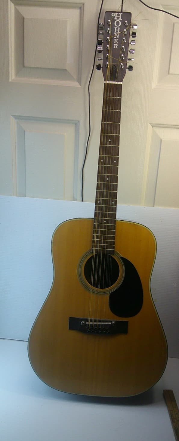VINTAGE HOHNER INTERNATIONAL ACOUSTIC GUITAR FOLK CONCERT