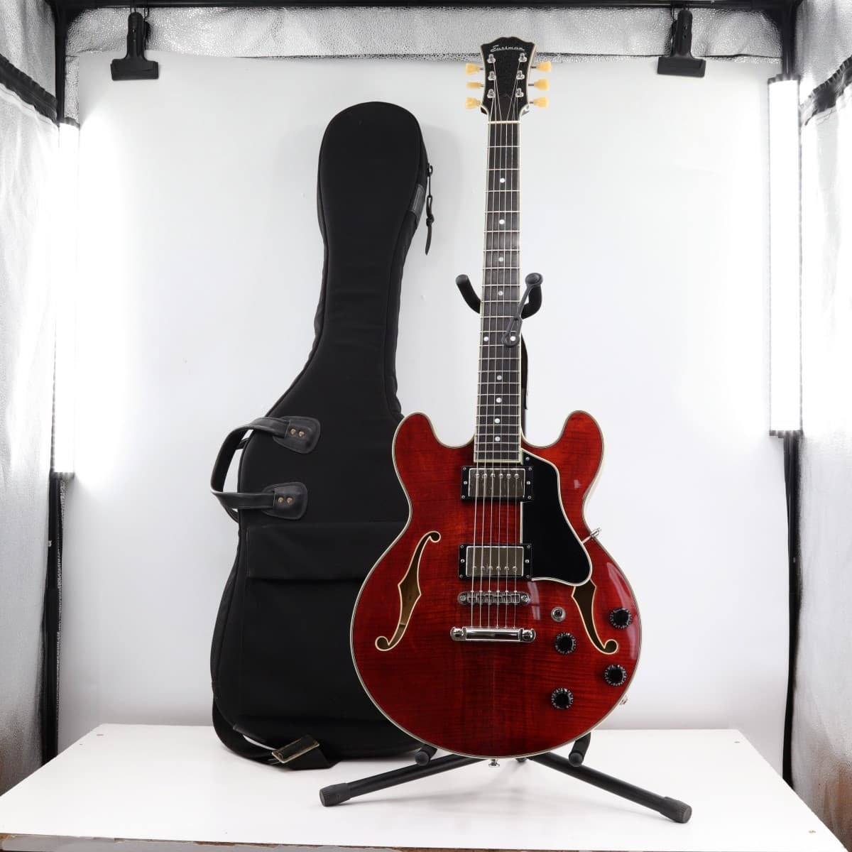 Eastman T484 Semi-Hollow Electric 6-strings Guitar w/ Soft Case (PZ1005000)