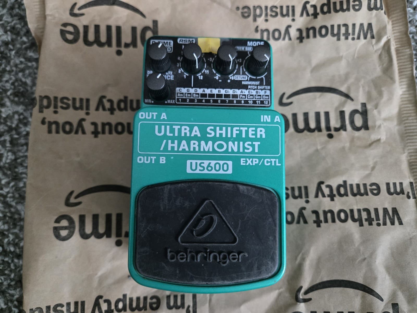 Behringer Ultra Shifter/Harmonist US600 Harmony Guitar Effect Pedal