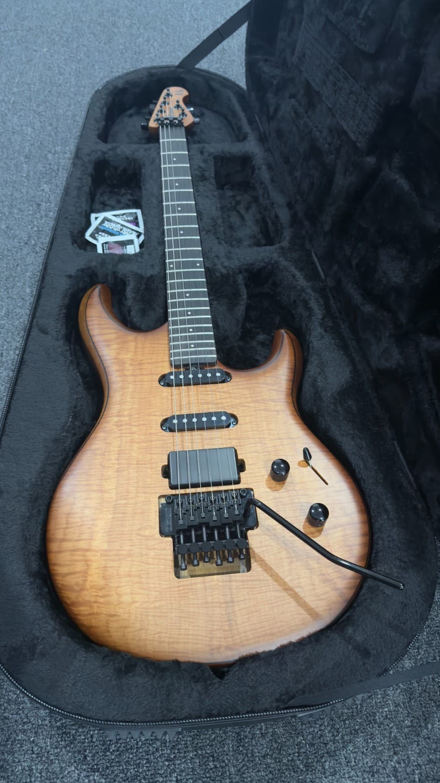 Music Man guitar Steve Lukather edition