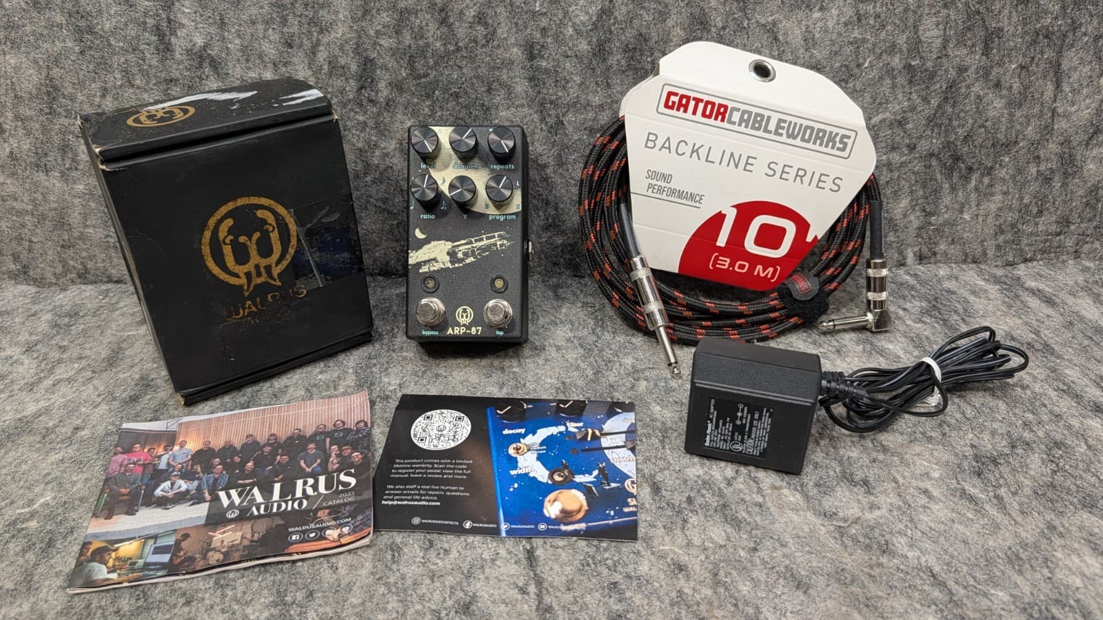 Walrus Audio ARP-87 Digital Delay/Echo Effects Pedal for Guitar & Bass Bundle
