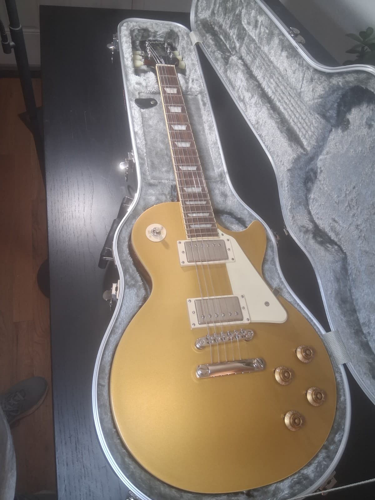 Epiphone Les Paul Standard '50s Gold Top Electric Guitar w/ Hard Case Neck crack
