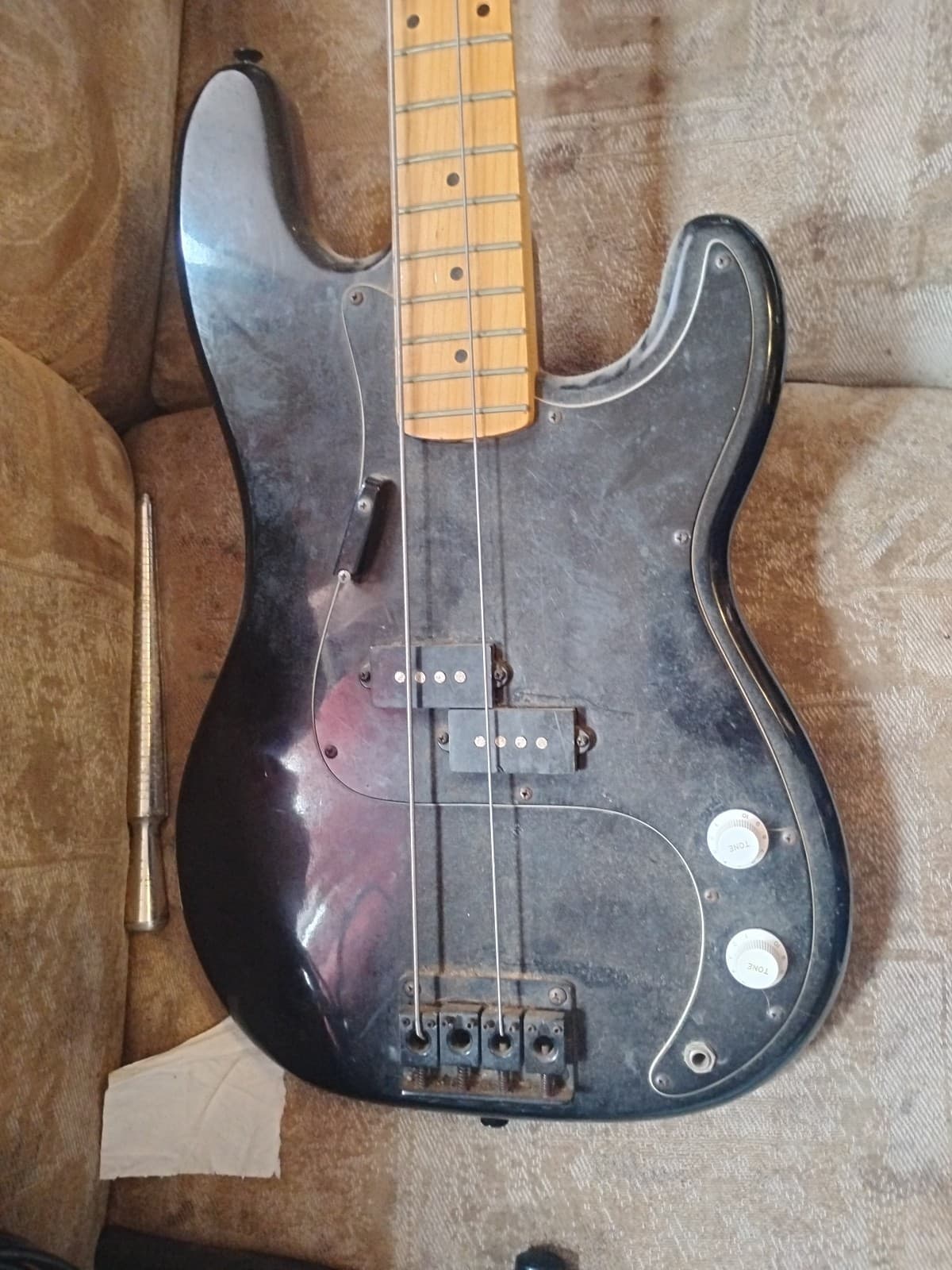 Vintage Delta Bass Guitar Thumb Hold Broke