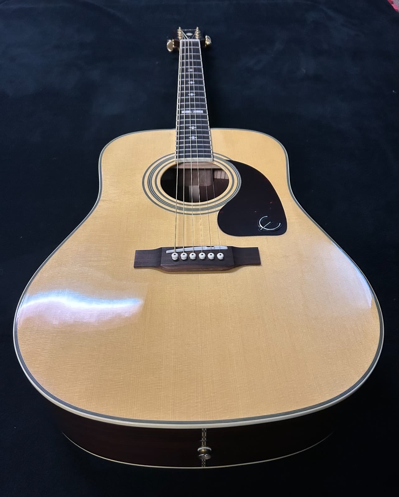 Epiphone DR-300S Solid Spruce Top Acoustic guitar