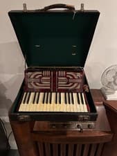 Hohner tango VC piano accordian