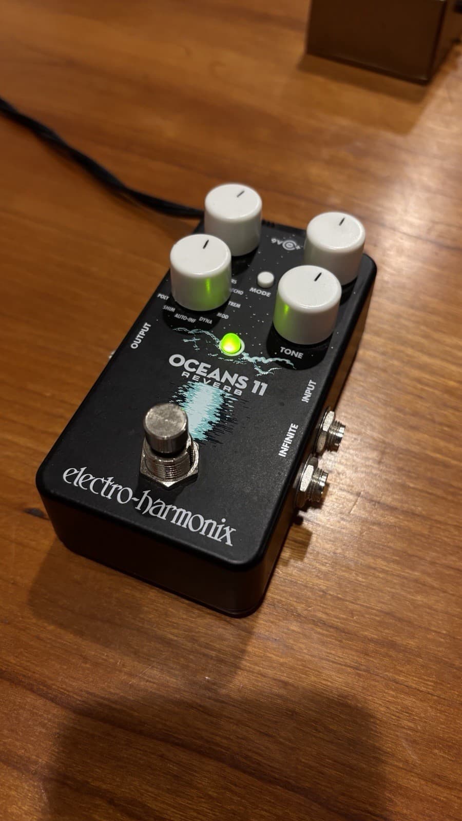 Electro-Harmonix Oceans 11 Digital Reverb Guitar Effects Pedal