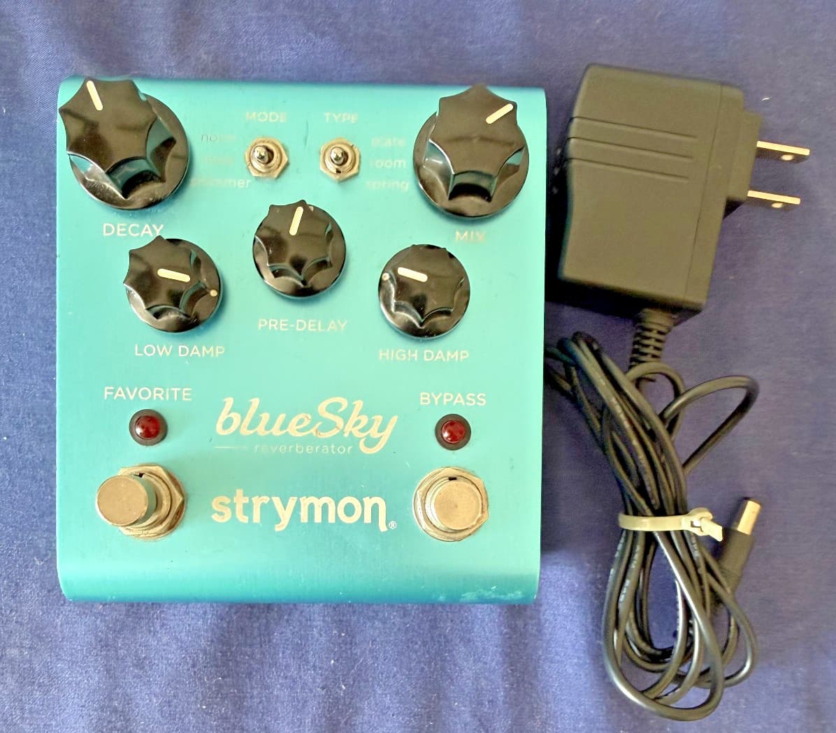 STRYMON BLUE SKY Reverberator Stereo Reverb Pedal guitar TESTED w/ adapter