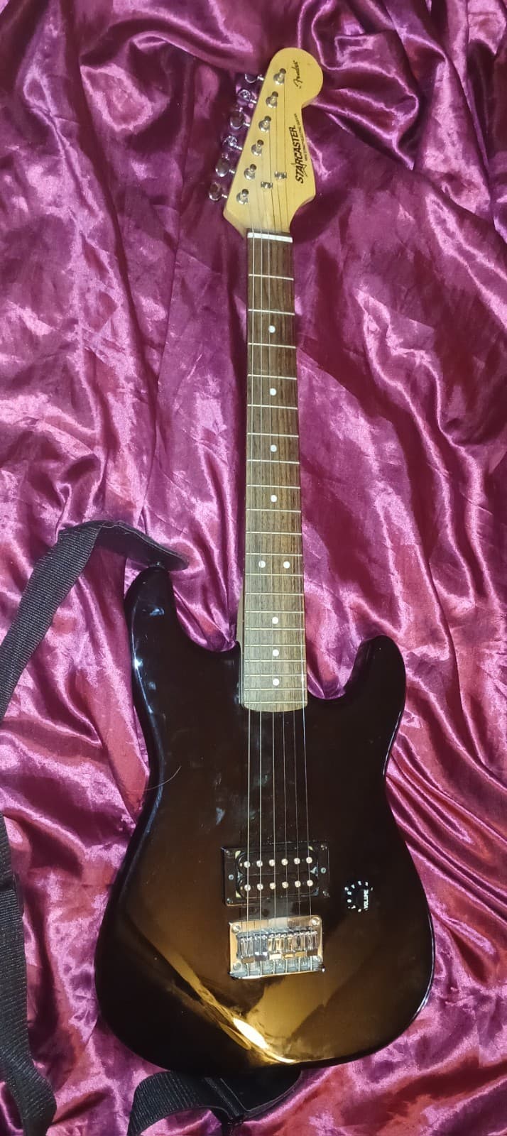 Fender Starcaster Mini Stratocaster Black With Original Strap Travel Size TESTED