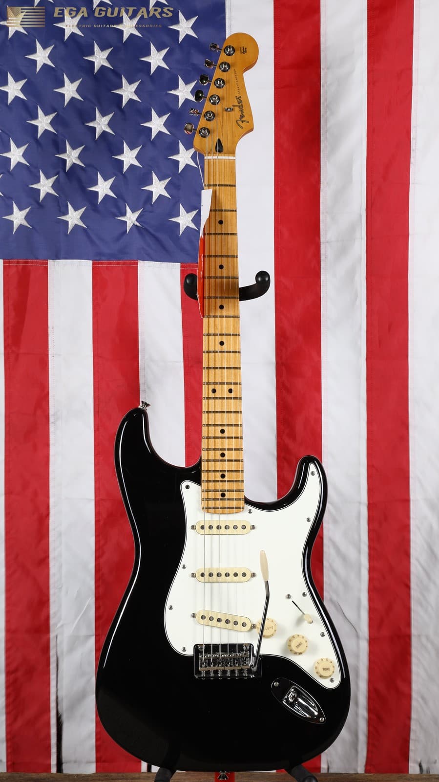 Fender Player II Stratocaster - Black with White Pickguard