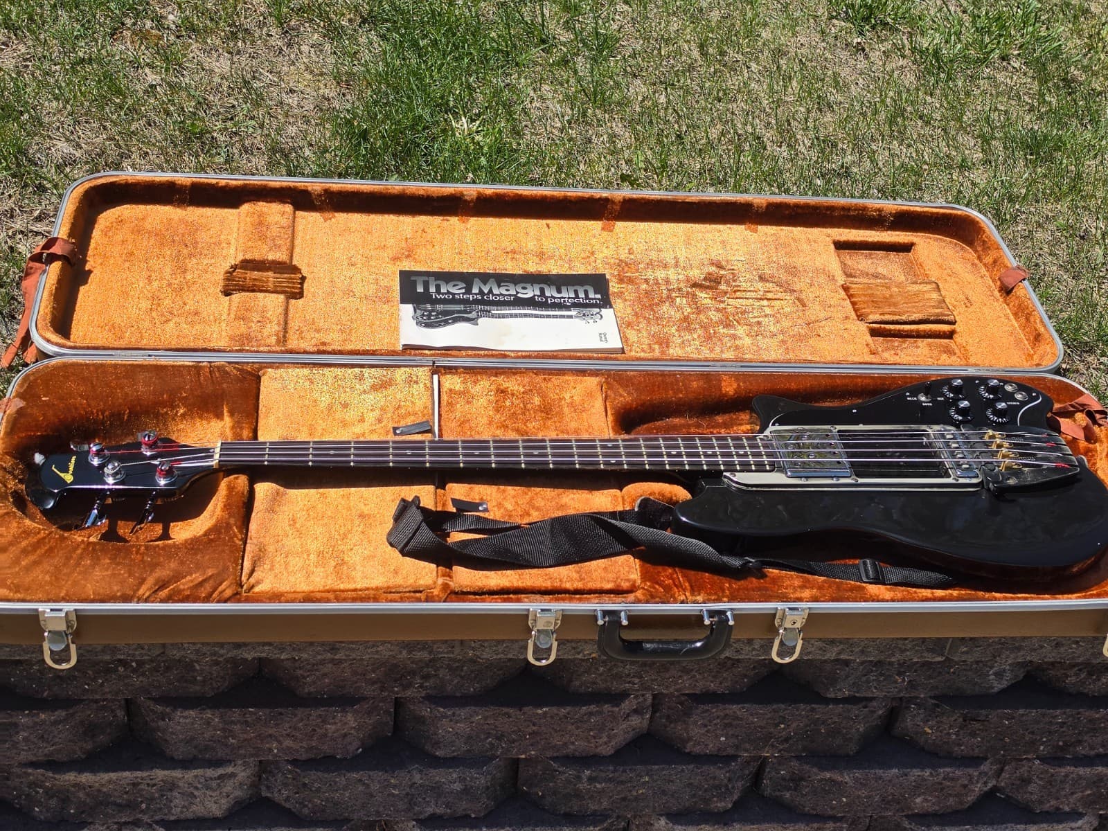 Ovation Magnum Bass guitar 1980's