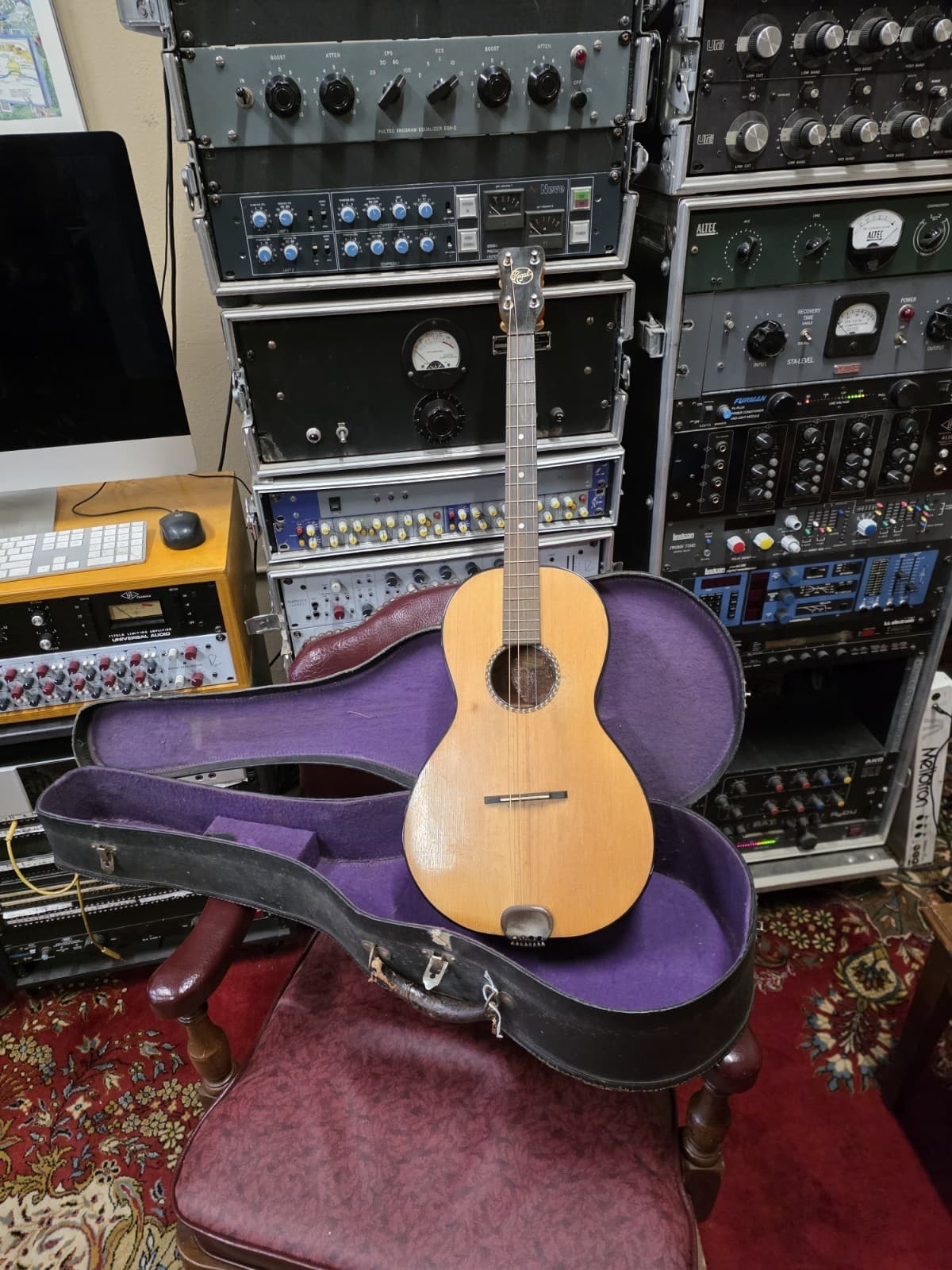 Regal Tenor Guitar with Original Case 1920s 1930s