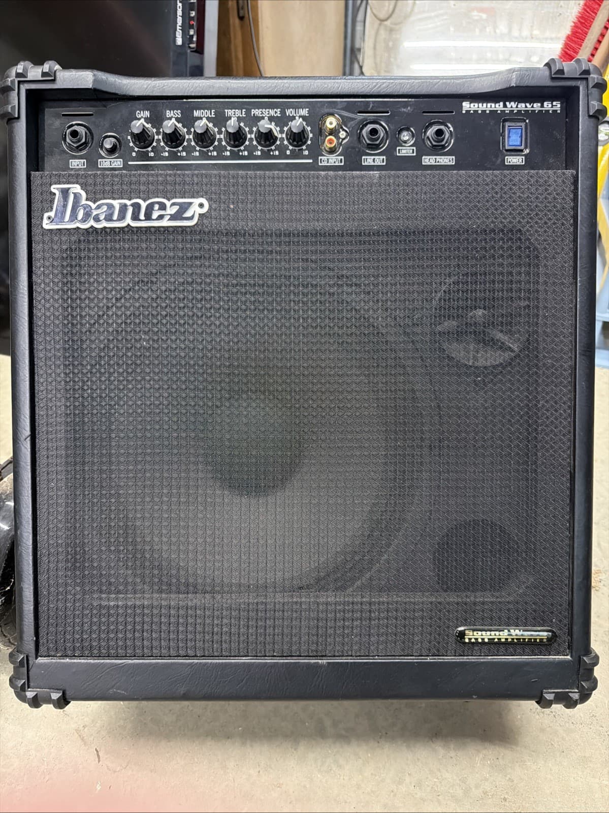 Ibanez Sound Wave 65 bass amplifier