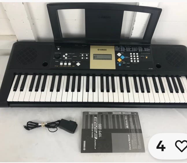 Yamaha YPT-220 Piano Keyboard Synthesizer w/ Owner's Manual. Tested & Works