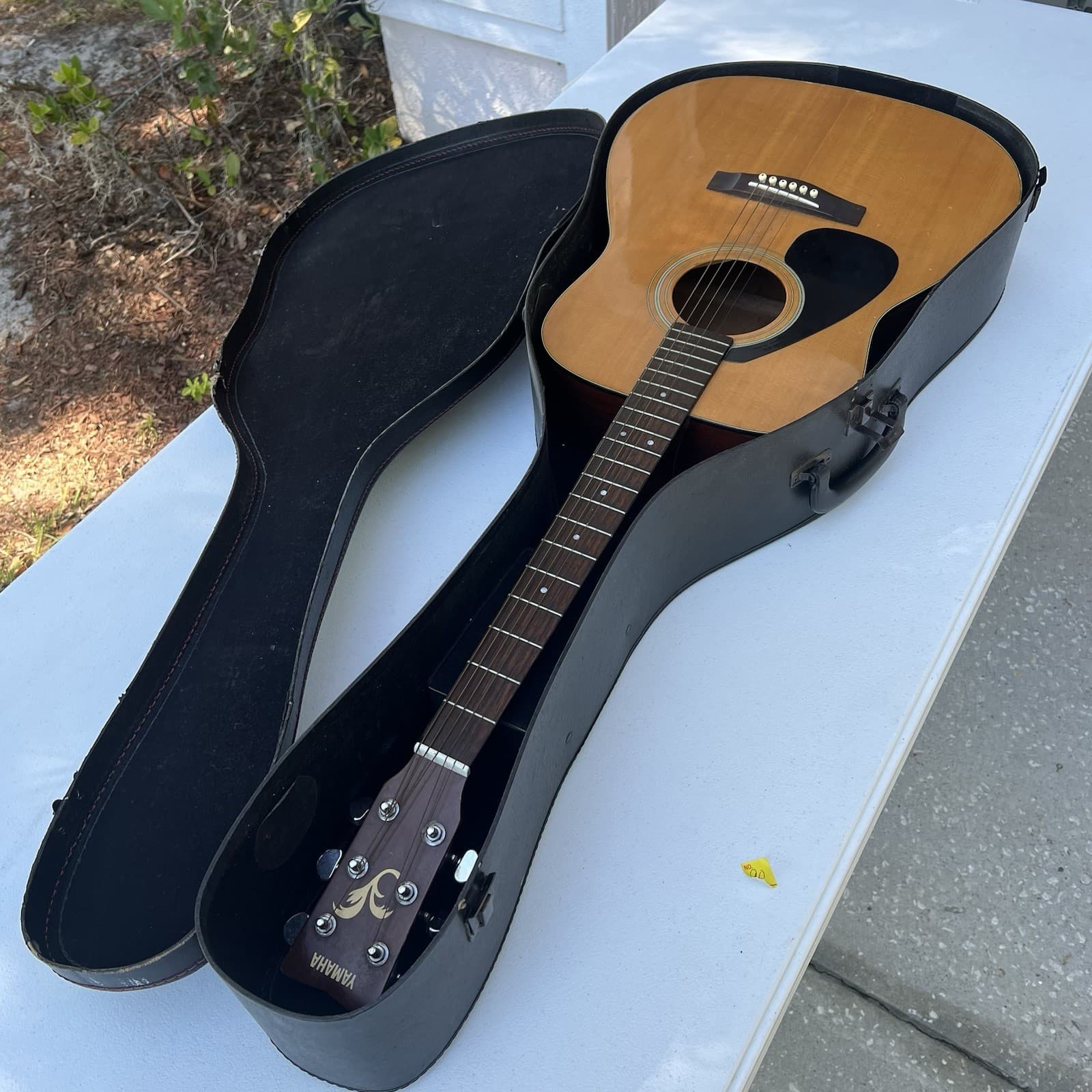 Yamaha FG-412L Left Handed Acoustic Guitar w Hard Case