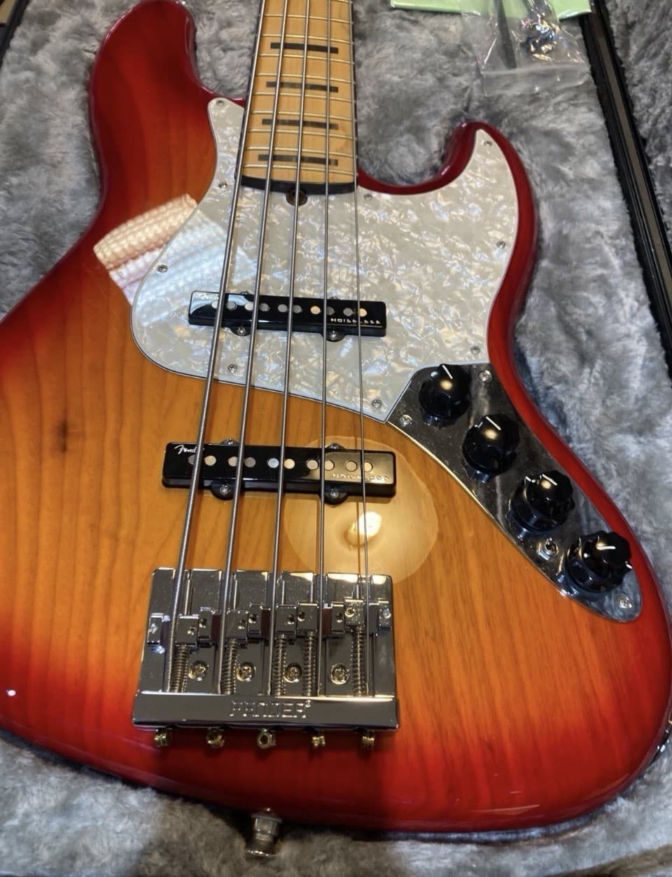 Fender American Ultra Jazz Bass V Red Plasma Burst Guitar 2019 0199032773 USA
