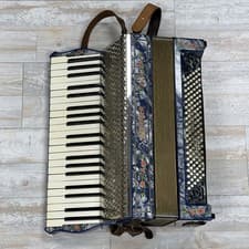 1930-1934 Hohner 41-key Piano Accordion