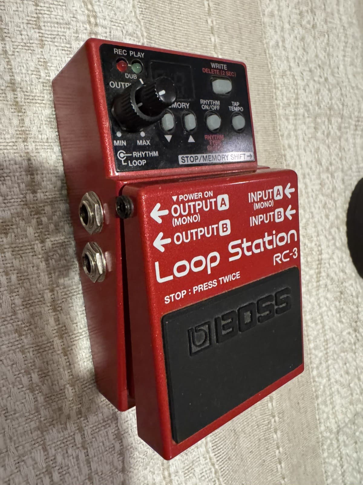 Boss RC-3 Loop Station Digital Looper Pedal for Electric, Acoustic, Bass Guitar