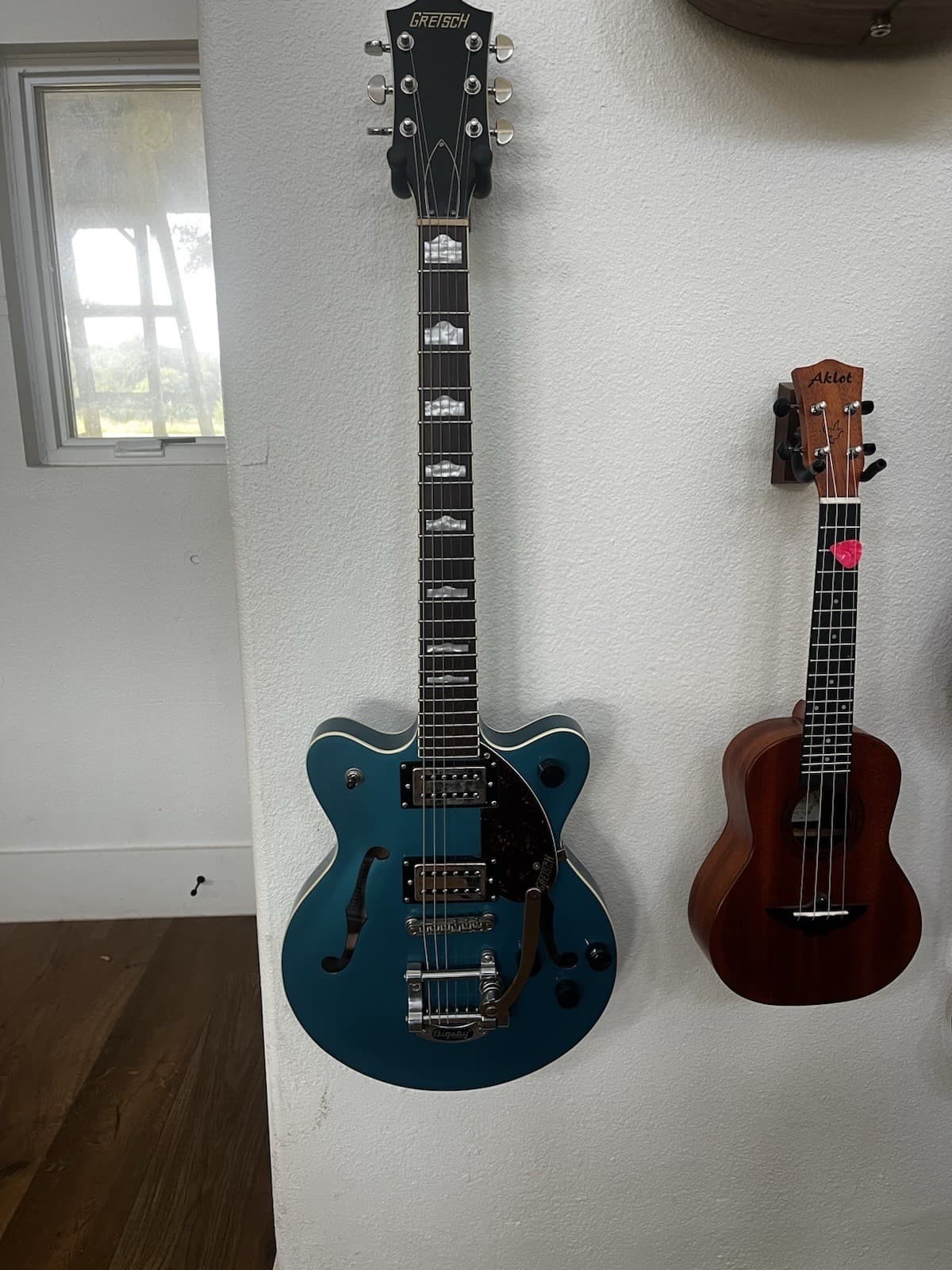 Gretsch Streamliner G2657T/OCH TRQ Hollow Body 6-String Blue w/ Hard Case